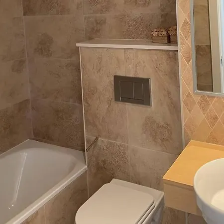 Apartment Luxury Apartment/ Sea Views/pool/gym *