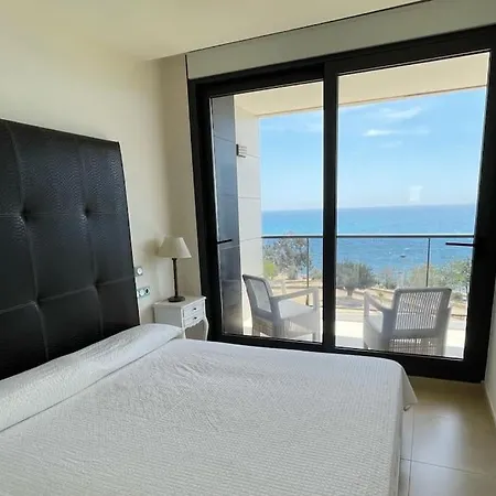 Apartment Luxury Apartment/ Sea Views/pool/gym