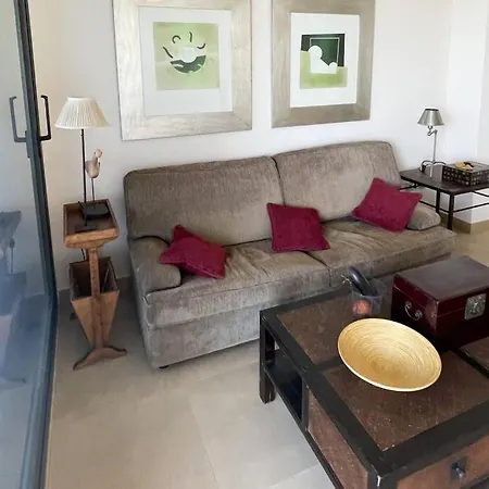 Apartment Luxury Apartment/ Sea Views/pool/gym