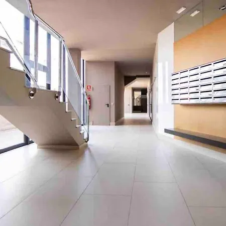 Luxury Apartment/ Sea Views/pool/gym *